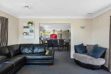 84 Ayton Drive, Whitby