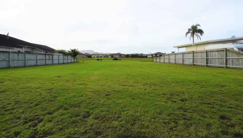 61 Barbados Way, One Tree Point