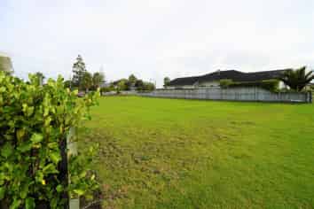 61 Barbados Way, One Tree Point