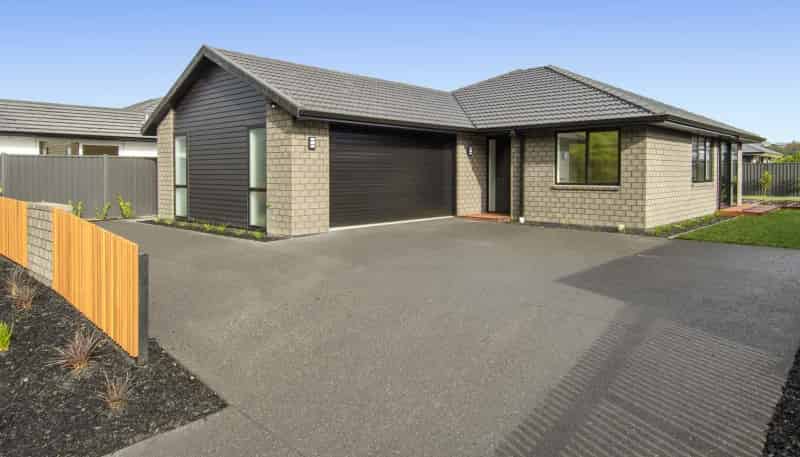 11 Springwater Lane, 