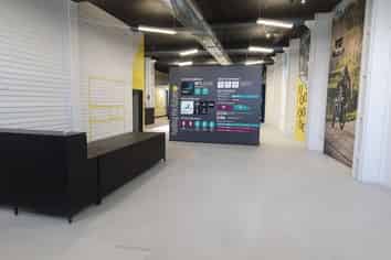 Lease: Modern offices/retail tenancy