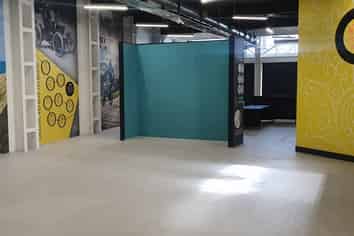 Lease: Modern offices/retail tenancy