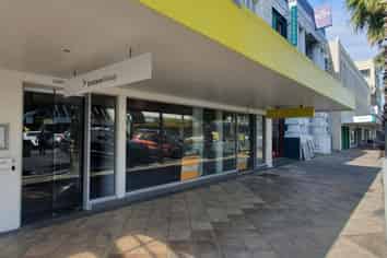 Lease: Modern offices/retail tenancy