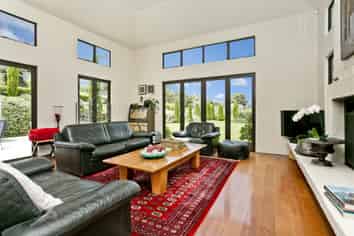 209 Gills Rd, Albany