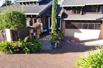 942 Beach Road, Waiake