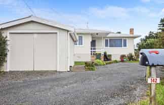 142 Karioitahi Road, 