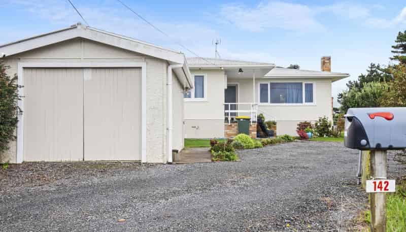 142 Karioitahi Road, 