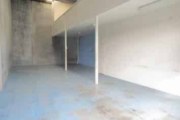 146M² WAREHOUSE IN PAPATOETOE