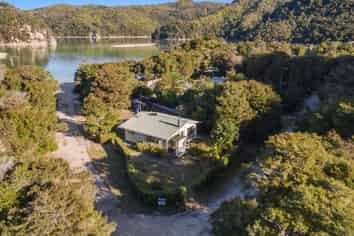 9 Lagoon Street, Abel Tasman