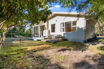 9 Lagoon Street, Abel Tasman