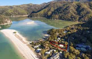 9 Lagoon Street, Abel Tasman