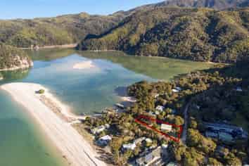 9 Lagoon Street, Abel Tasman