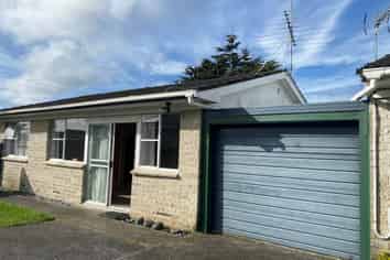 1/42 Halsey Road, Manurewa