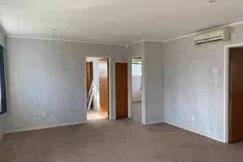 1/42 Halsey Road, Manurewa