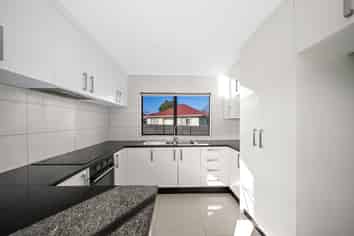 22 Dungarvon Place, Clendon Park