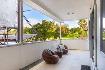 2J/21 Hargreaves Street, Saint Marys Bay