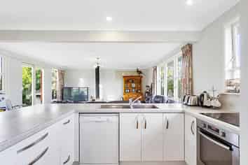 358 Levers Road, Matua