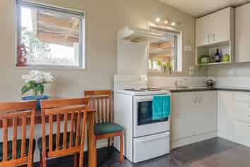 6 Pine Avenue, Kainga