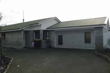 90 Lowe Street, Avenal