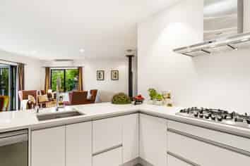 33 Te Wharau Drive, Greenhithe