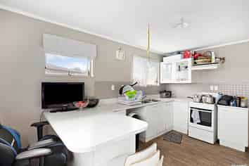 20 Frobisher Way, Clendon Park