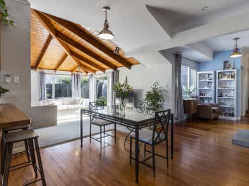 2/135 Bucklands Beach Road, Bucklands Beach