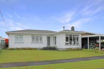 4 Sinclair Avenue, Westbrook