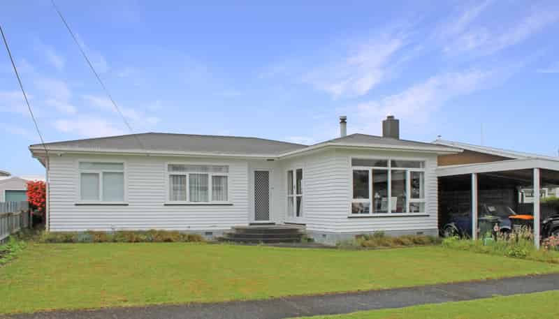 4 Sinclair Avenue, Westbrook