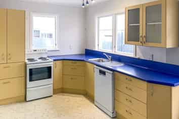 4 Sinclair Avenue, Westbrook