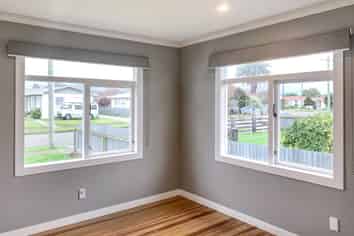 4 Sinclair Avenue, Westbrook