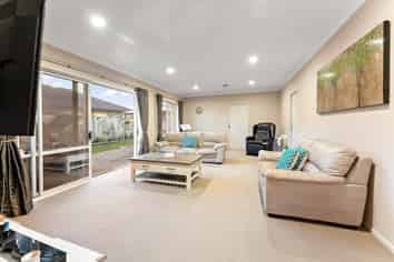 9 Stranraer Crescent, Wattle Downs