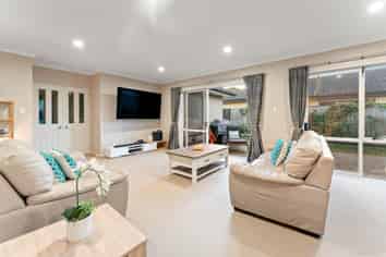 9 Stranraer Crescent, Wattle Downs