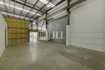 Four Avenue Warehouse with Showroom