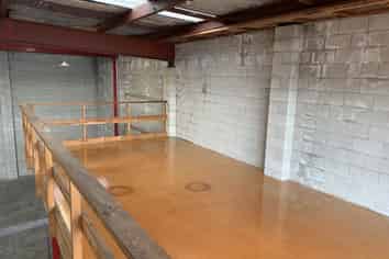 Functional 320sqm Industrial Unit