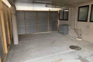 Functional 320sqm Industrial Unit