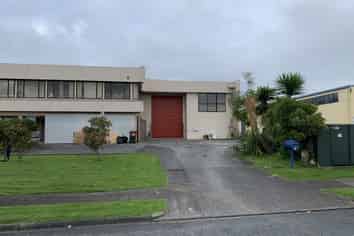 Functional 320sqm Industrial Unit