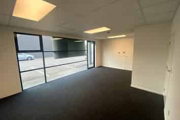 Immaculate Industrial Unit in Penrose