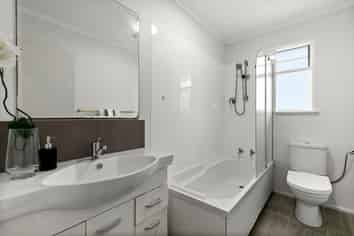 8/2a Ewenson Ave, One Tree Hill