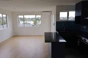 1-33A Cockayne Cres, Sunnynook