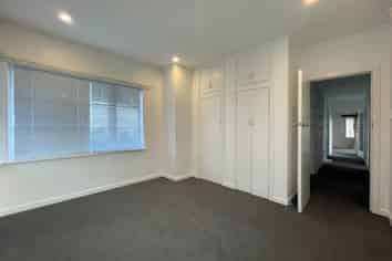 350 Hillsborough Road, Mount Roskill