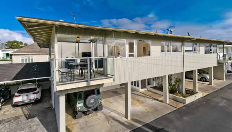 3/276 Hurstmere Road, Takapuna