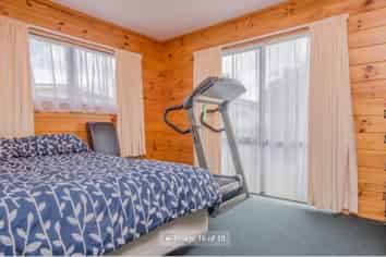 42A Rimu Street, New Lynn