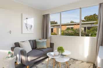 30C Paynters Avenue, Strandon