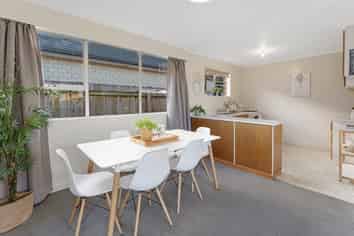 30C Paynters Avenue, Strandon