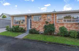 30C Paynters Avenue, Strandon