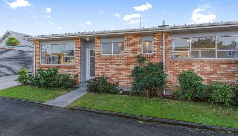 30C Paynters Avenue, Strandon