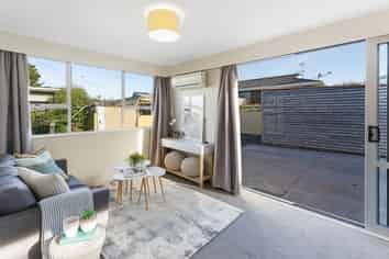 30C Paynters Avenue, Strandon