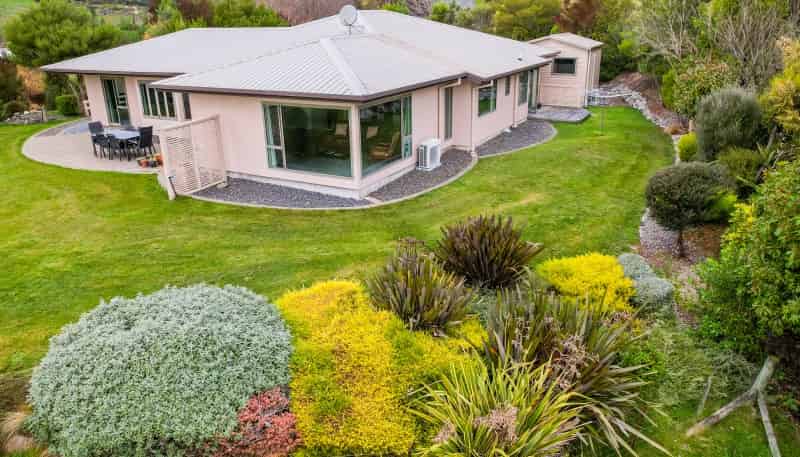 73 Totara View Road, 