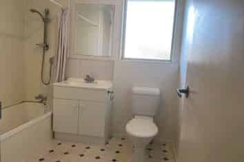 5a Birchwood Grove, Greenhithe