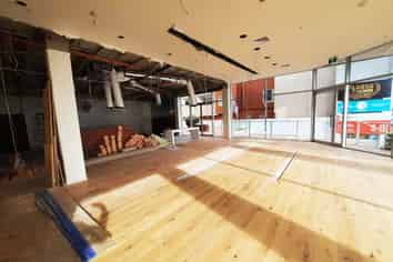 PRIME LOCATION, HUGE EXPOSURE